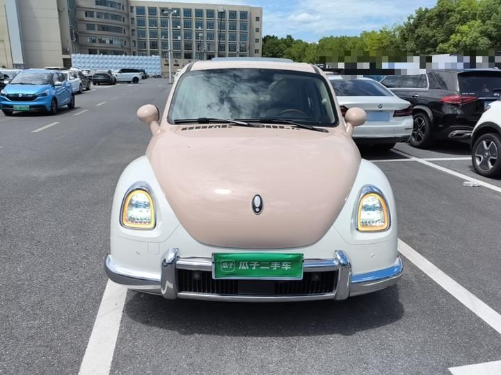 2023 401km Premium photo 2