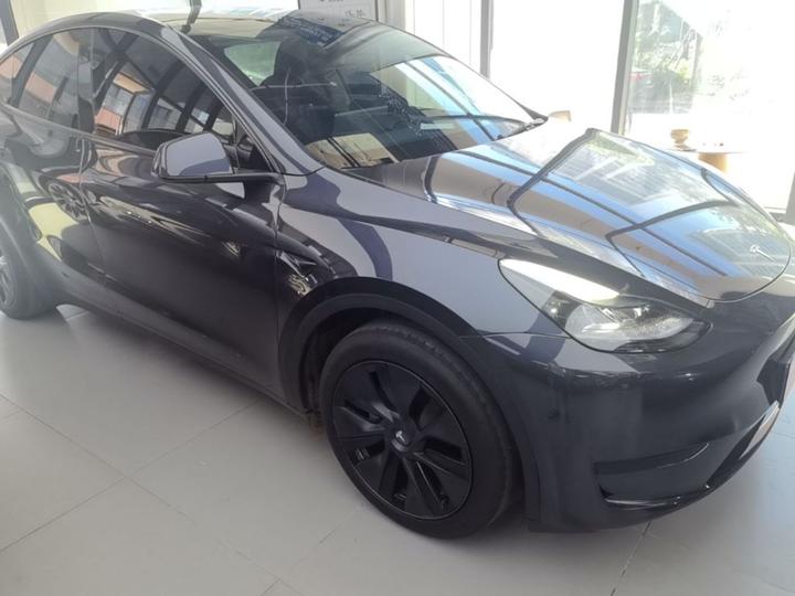 Model Y 2024 RWD photo 3
