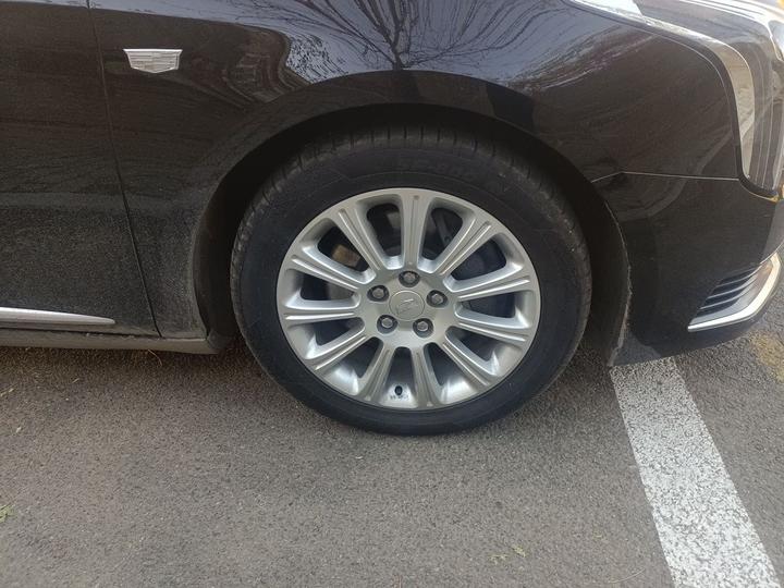 XTS 2018 28T Tech photo 8