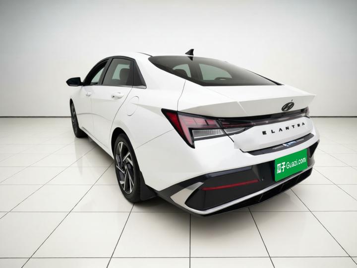 Elantra 2023 1.5L CVT LUX Premium photo 4