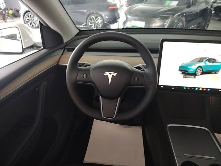 Model Y 2022 Facelift RWD photo 2