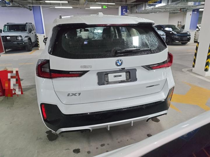 iX1 2025 eDrive25L M Sport Package photo 5