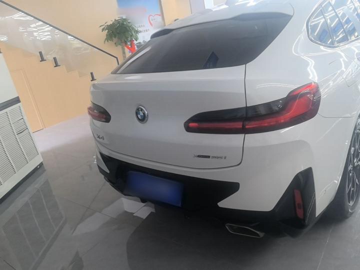 X4 2022 xDrive 25i M Sport Package photo 3