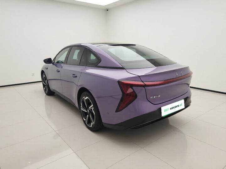 EH7 2024 760 Pro+ AWD Honor photo 4