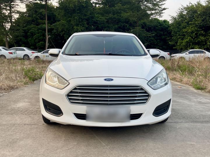 Escort 2017 Facelift 1.5L AT Comfort photo 2