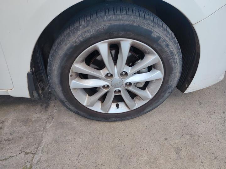 K3 2016 1.6L MT GLS photo 8