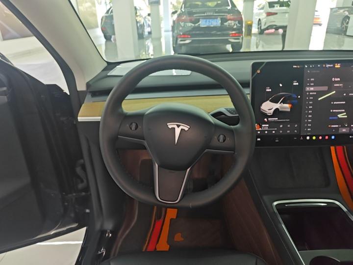 Model Y 2022 Facelift RWD photo 6