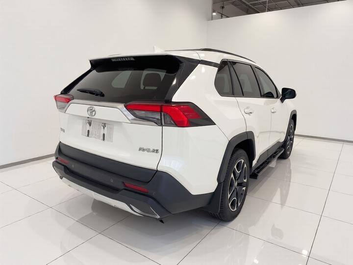 RAV4 2020 2.0L CVT RWD Premium photo 4