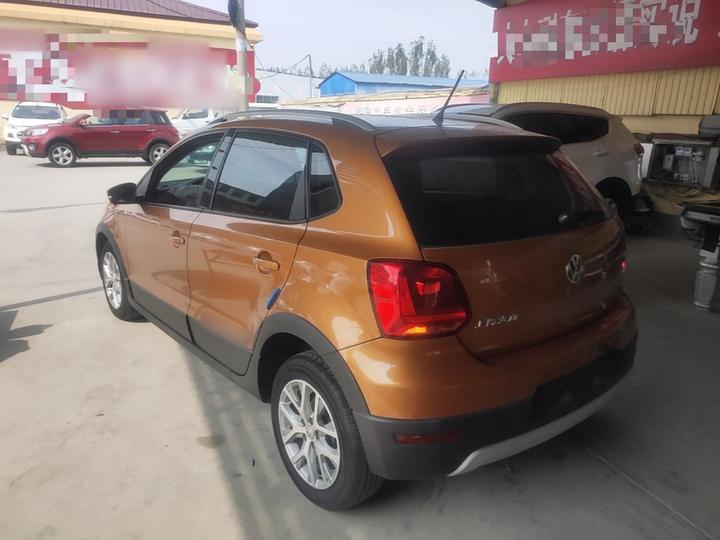2018 1.5L Cross Polo AT photo 4