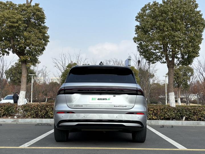 Nautilus 2023 2.0T AWD Hybrid photo 3