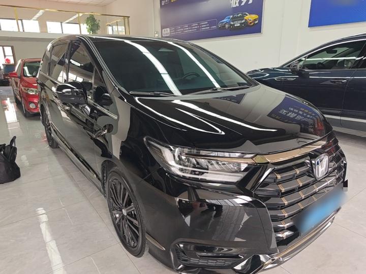 Elysion 2024 2.0L e:HEV Luxury photo 3