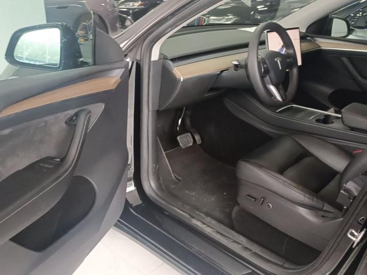 Model Y 2022 RWD photo 3