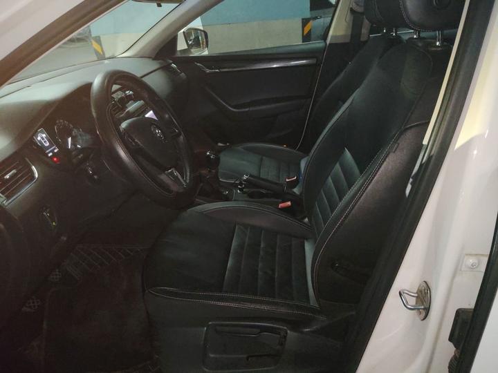 Octavia 2016 1.6L MT photo 7
