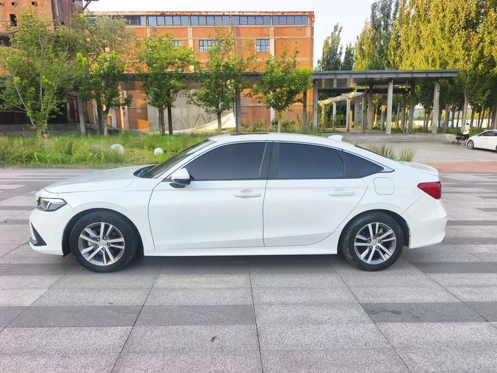 Civic 2023 240TURBO CVT photo 2