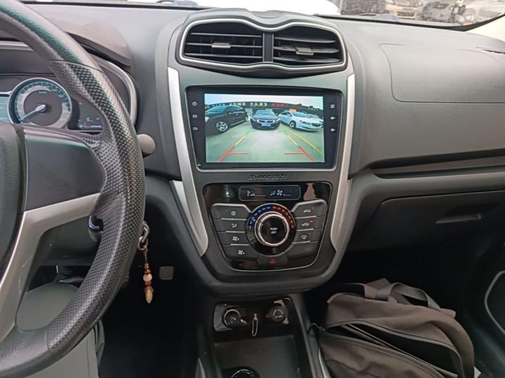 SWM X3 2020 1.5L MT Value 7-Seater photo 8