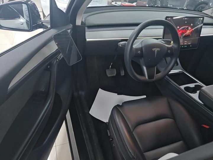 Model Y 2024 Long Range AWD photo 3