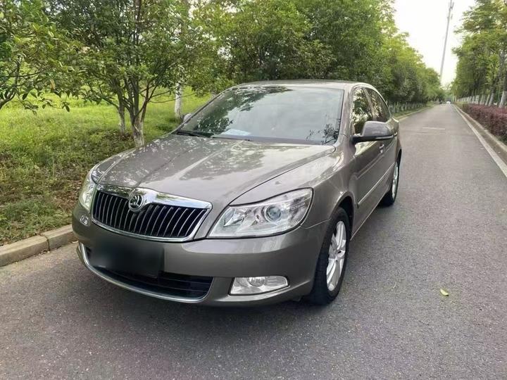 Octavia 2013 1.6L AT