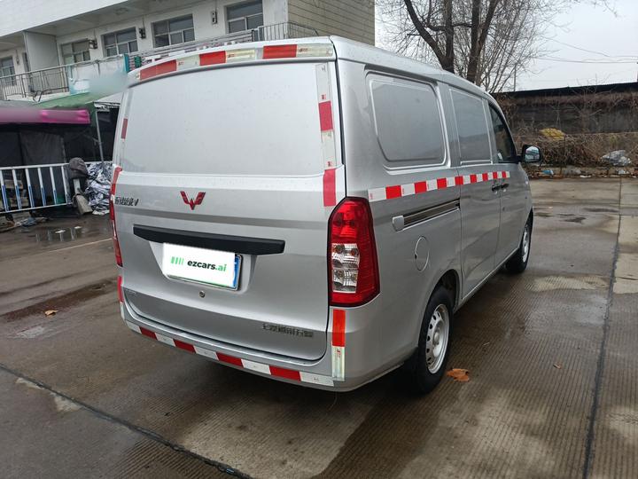 Wuling Rongguang V 2019 1.5L Van photo 4