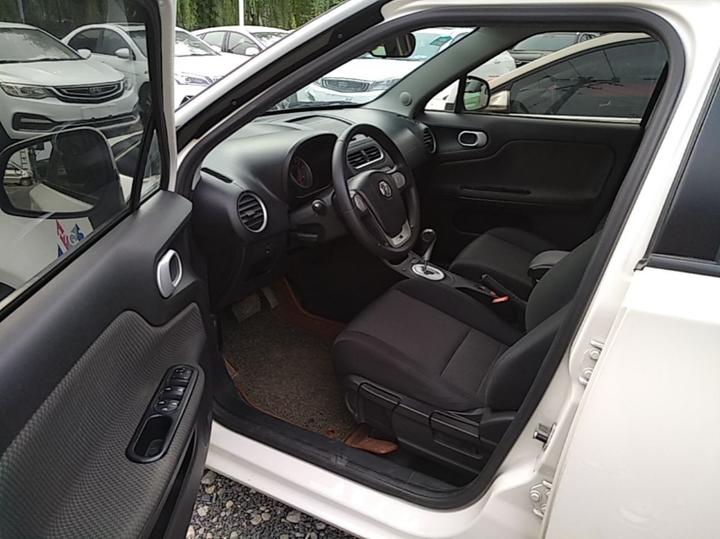 3 2014 1.5L AMT Elite photo 3