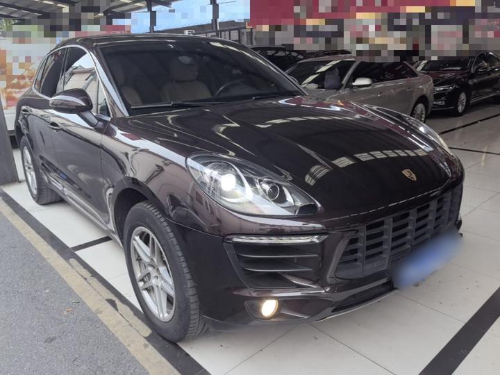 2017 Macan 2.0T photo 3