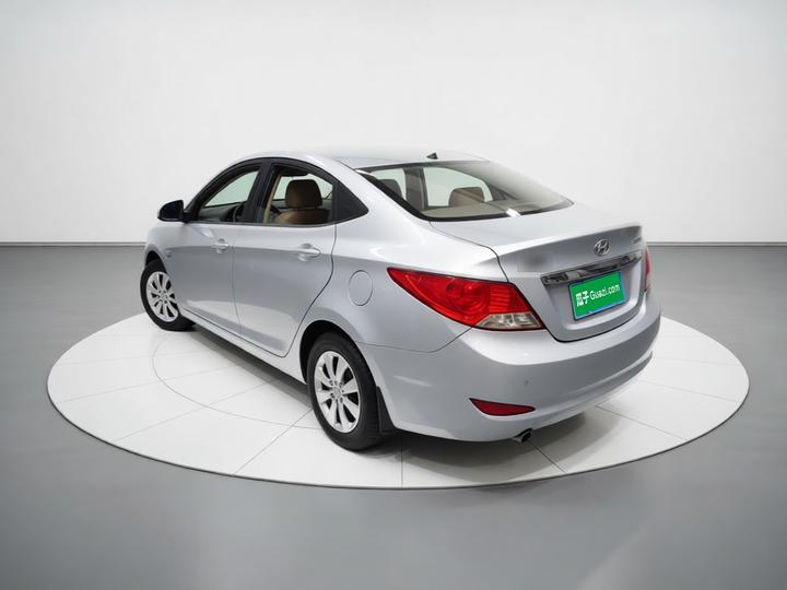 Verna 2013 Sedan 1.4L AT Standard GL photo 4