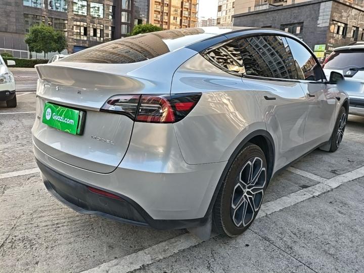 Model Y 2022 Facelift RWD photo 6