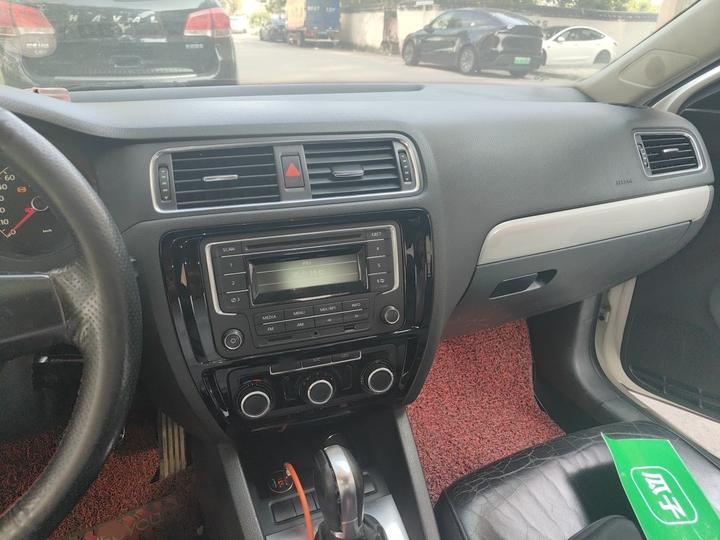 Sagitar 2014 1.6L AT Comfort photo 5