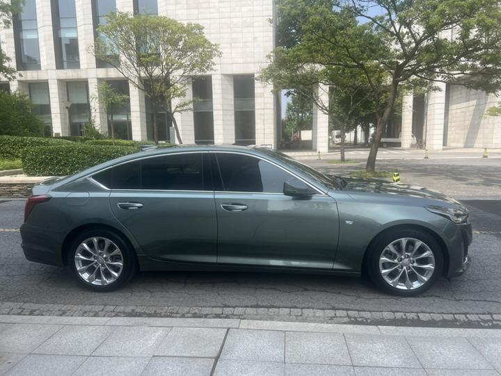 CT5 2022 28T Luxury Standard photo 5