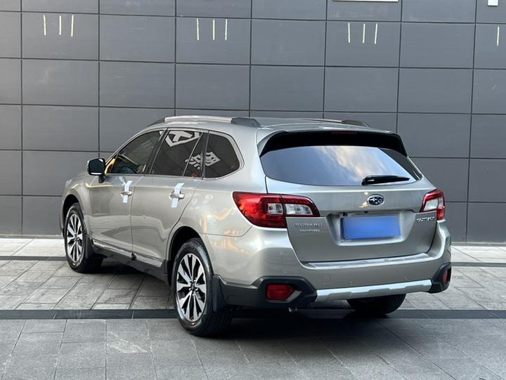 2017 2.5i Sport EyeSight photo 5