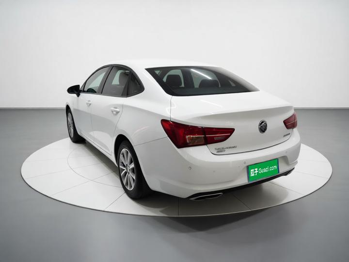 Verano 2015 Sedan 20T DCT Leading photo 4