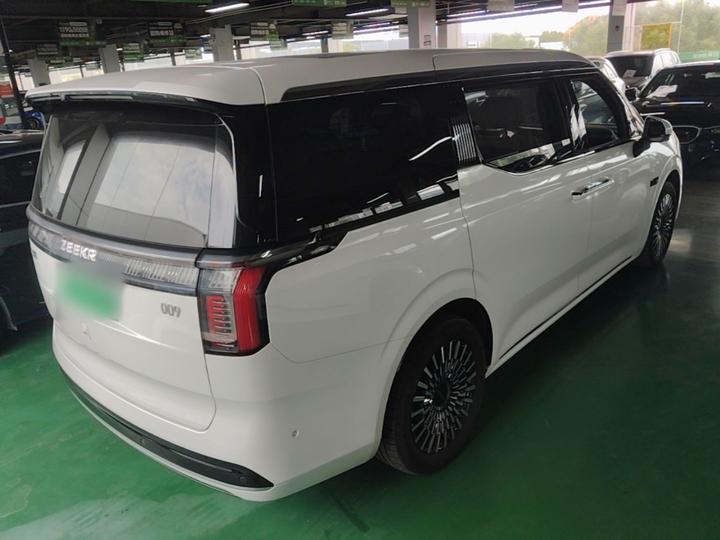 009 2024 7-Seater 108kWh photo 4