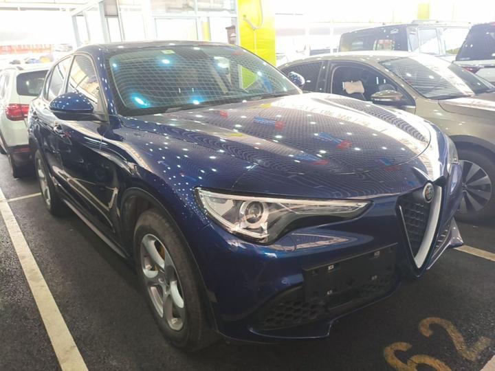 Alfa Romeo Stelvio 2017 2.0T 200HP Elite photo 3