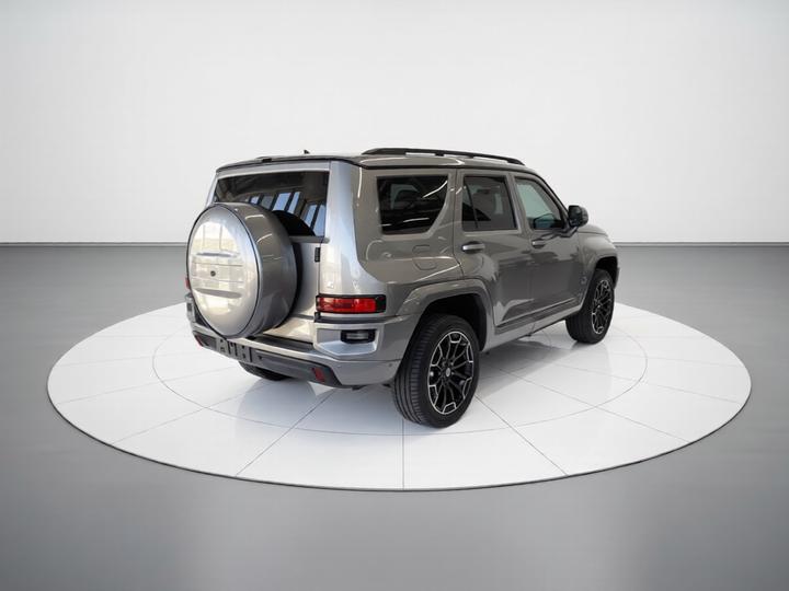 700 EV 2024 Hi4-T photo 6