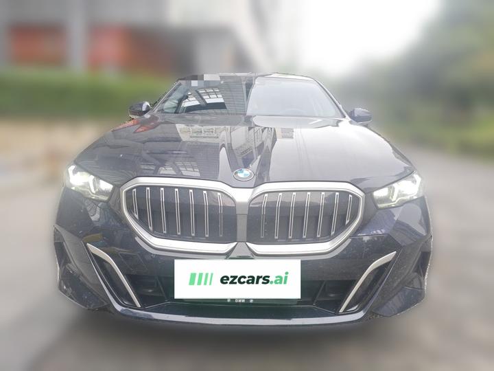 5 Series 2025 525Li M Sport Package photo 2