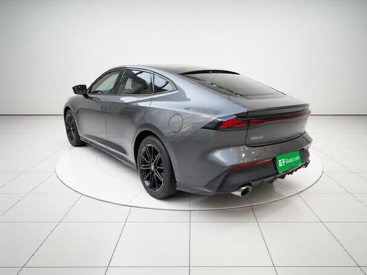 UNI-V 2022 1.5T Premium photo 4
