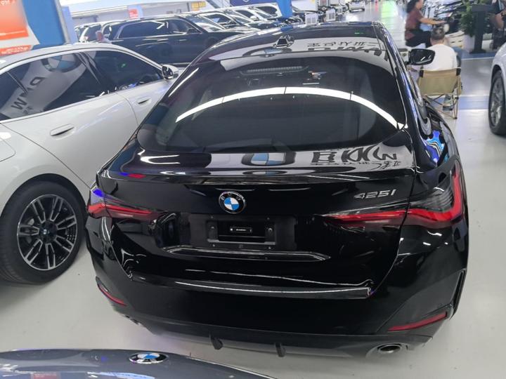 4 Series 2023 425i M Sport Package photo 3