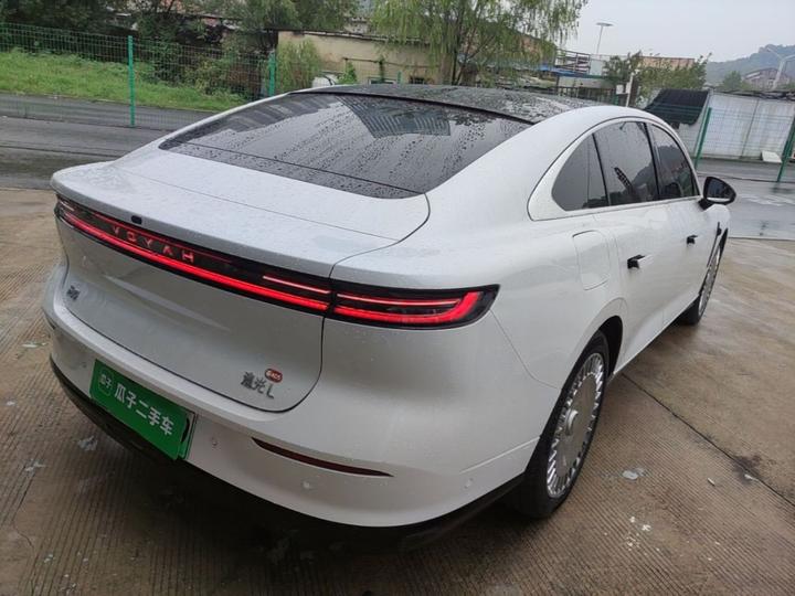 Voyah Passion L 2026 AWD Ultra photo 4