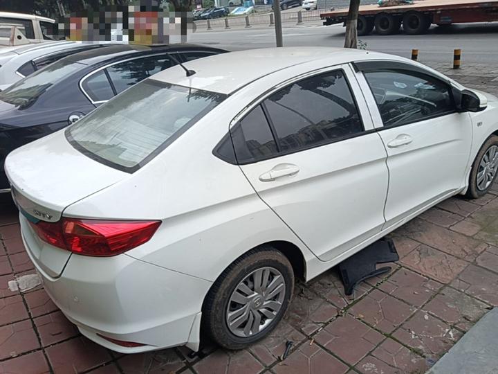 2017 1.5L CVT Comfort photo 6