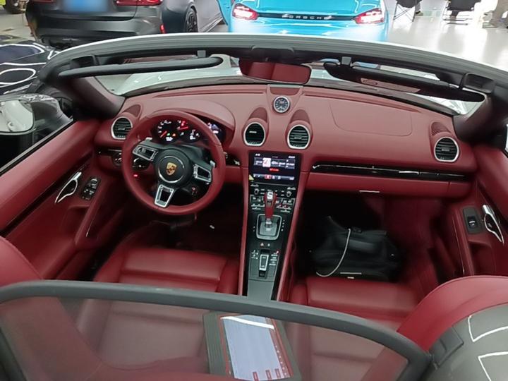 718 2022 Boxster T 2.0T photo 5