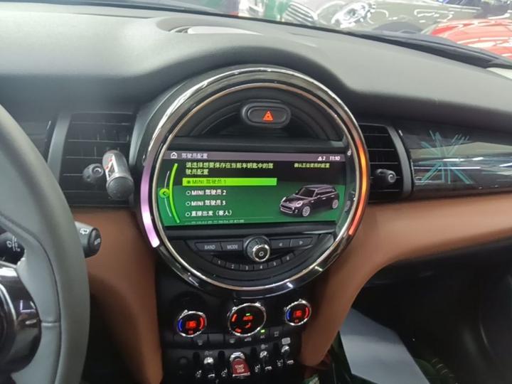 2021 1.5T COOPER 5-Door photo 4
