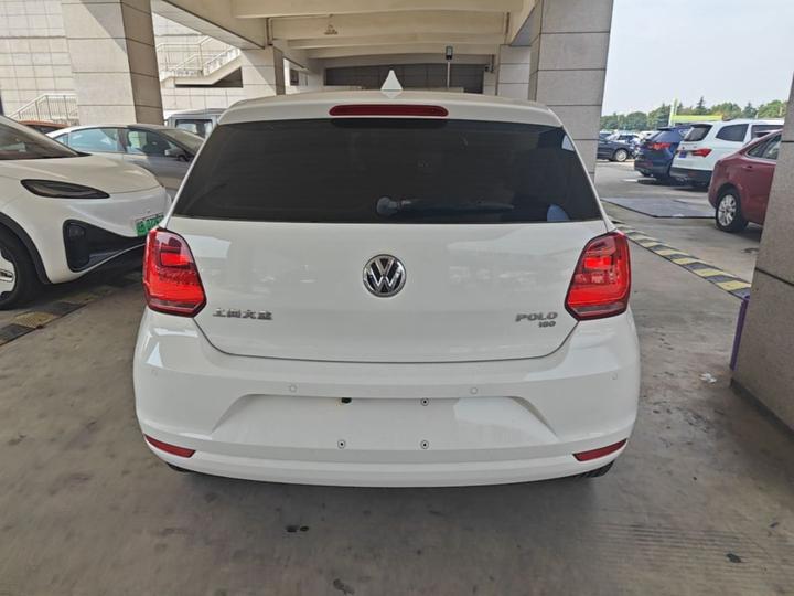 Polo 2016 1.6L AT Comfort photo 3