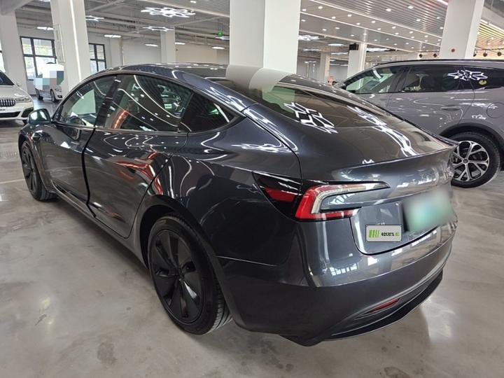 Model 3 2023 RWD photo 4