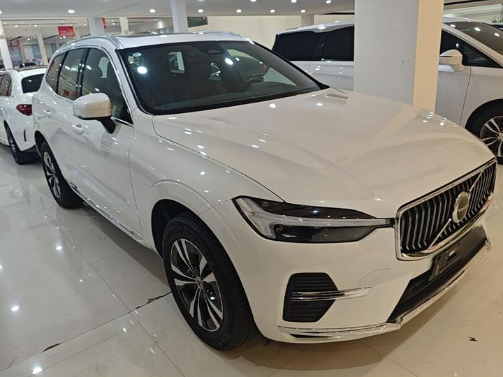 XC60 2025 B5 AWD Luxury photo 3