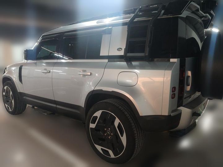 Defender EV 2022 110 P400e photo 4