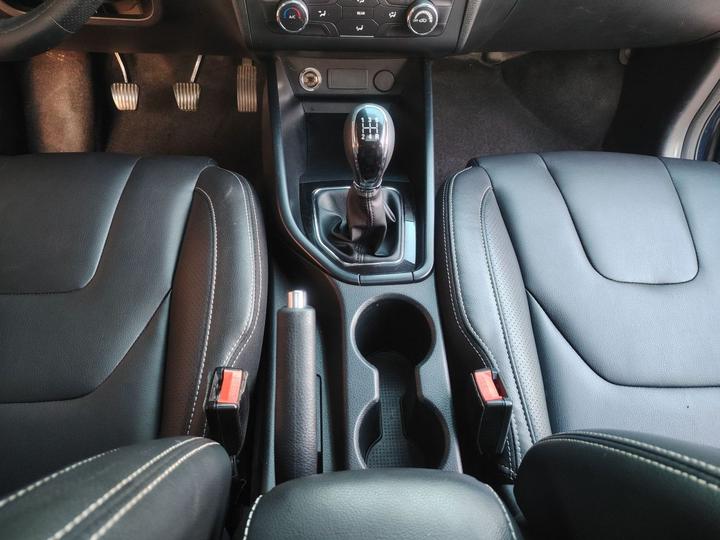 Fengon 580 2016 1.8L MT Comfort photo 5