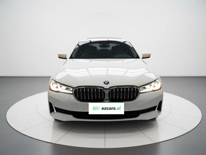 5 Series 2021 530Li Leading Luxury photo 2