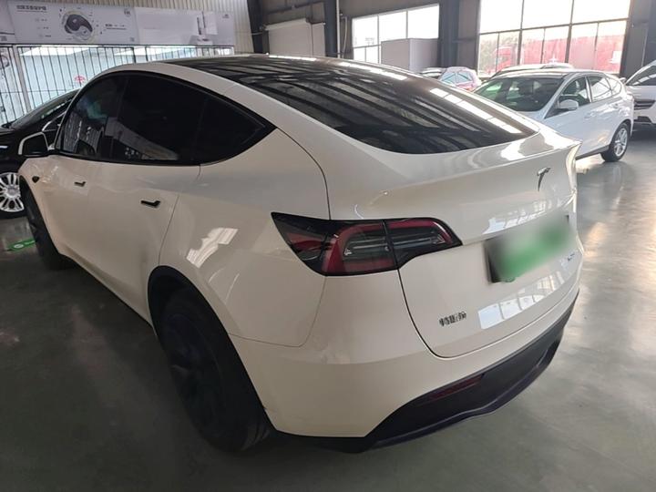Model Y 2024 RWD photo 4
