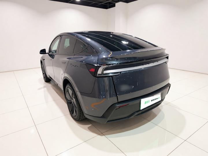 Model Y 2025 RWD photo 4