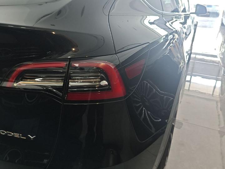 Model Y 2021 Standard Range RWD photo 7