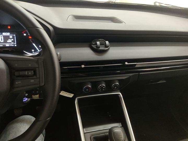 Wuling 2022 1.5L MT photo 8